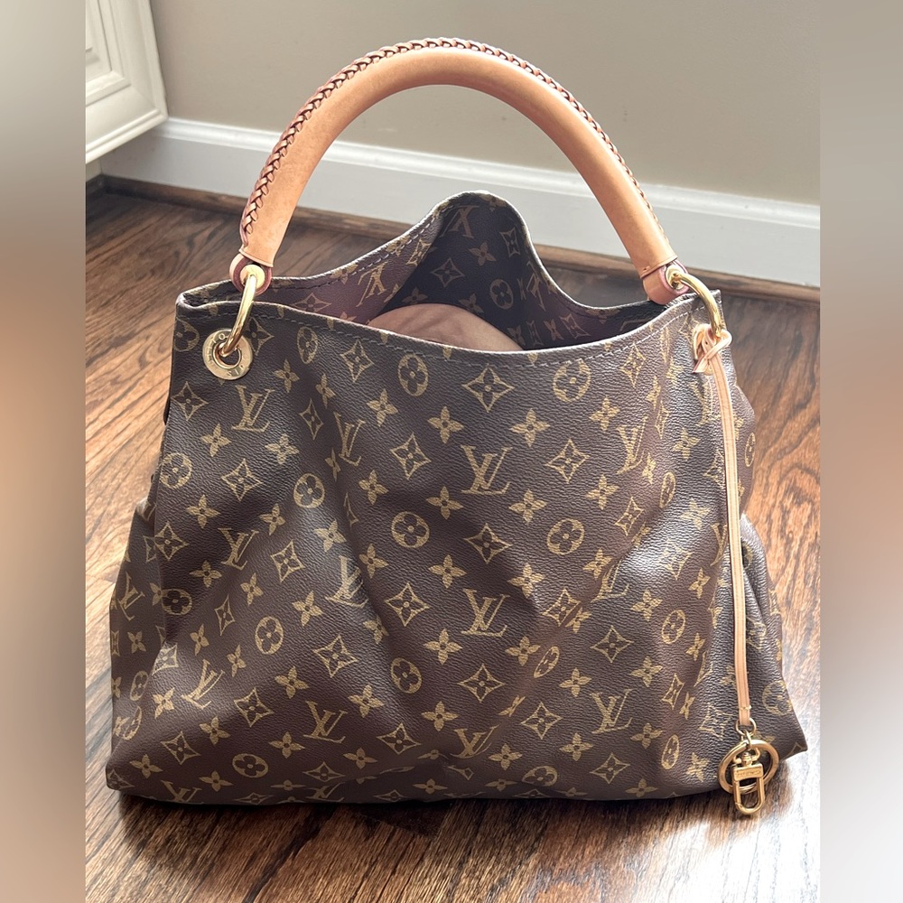 Louis Vuitton Bohemian Style Handbag.
